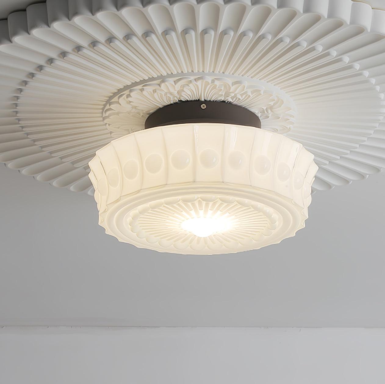 Lampa Sufitowa Retro z Ozdobnym Kloszem Szklanym