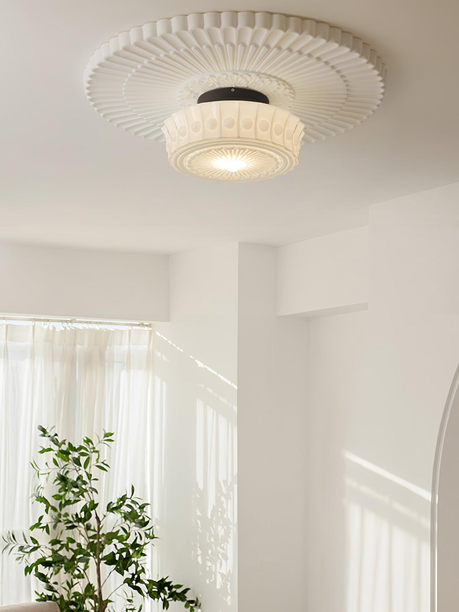 Lampa Sufitowa Retro z Ozdobnym Kloszem Szklanym