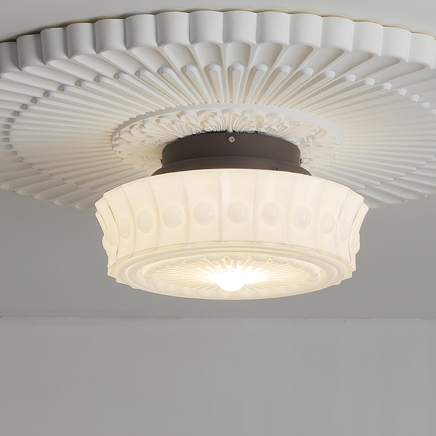 Lampa Sufitowa Retro z Ozdobnym Kloszem Szklanym