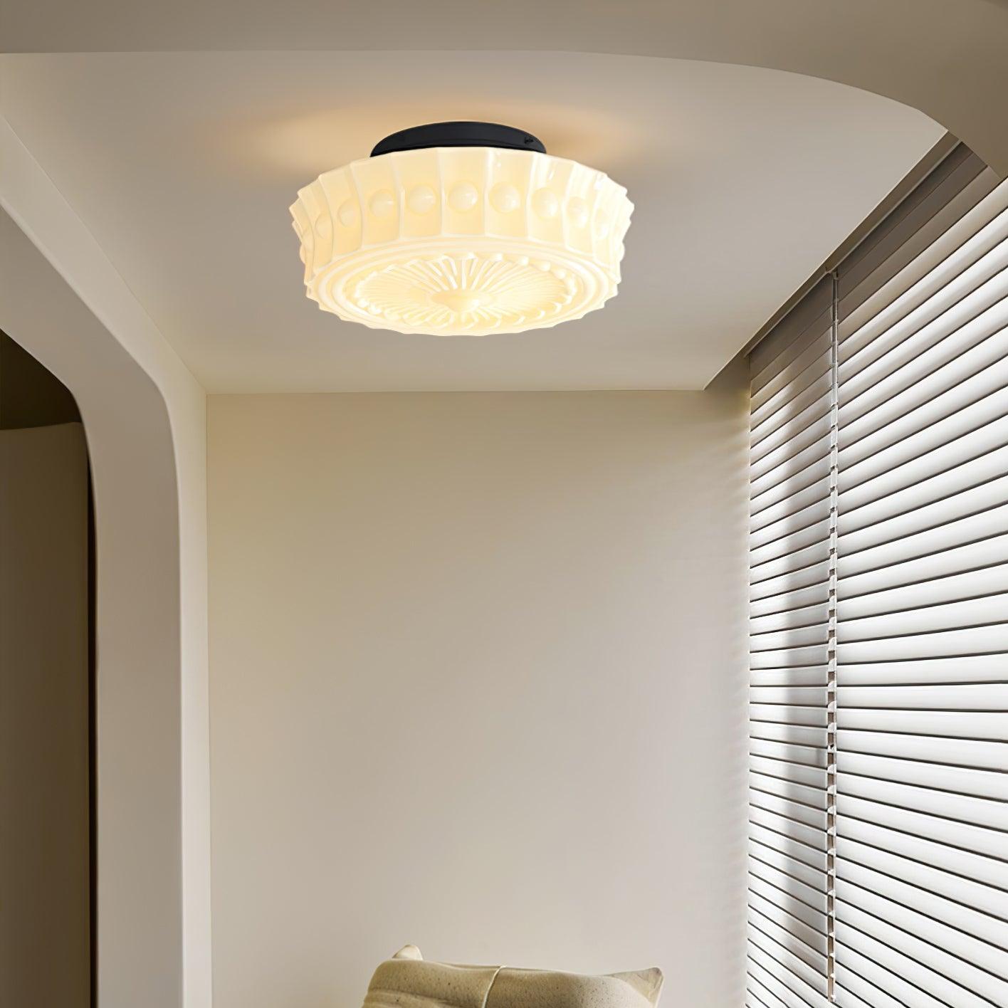 Lampa Sufitowa Retro z Ozdobnym Kloszem Szklanym
