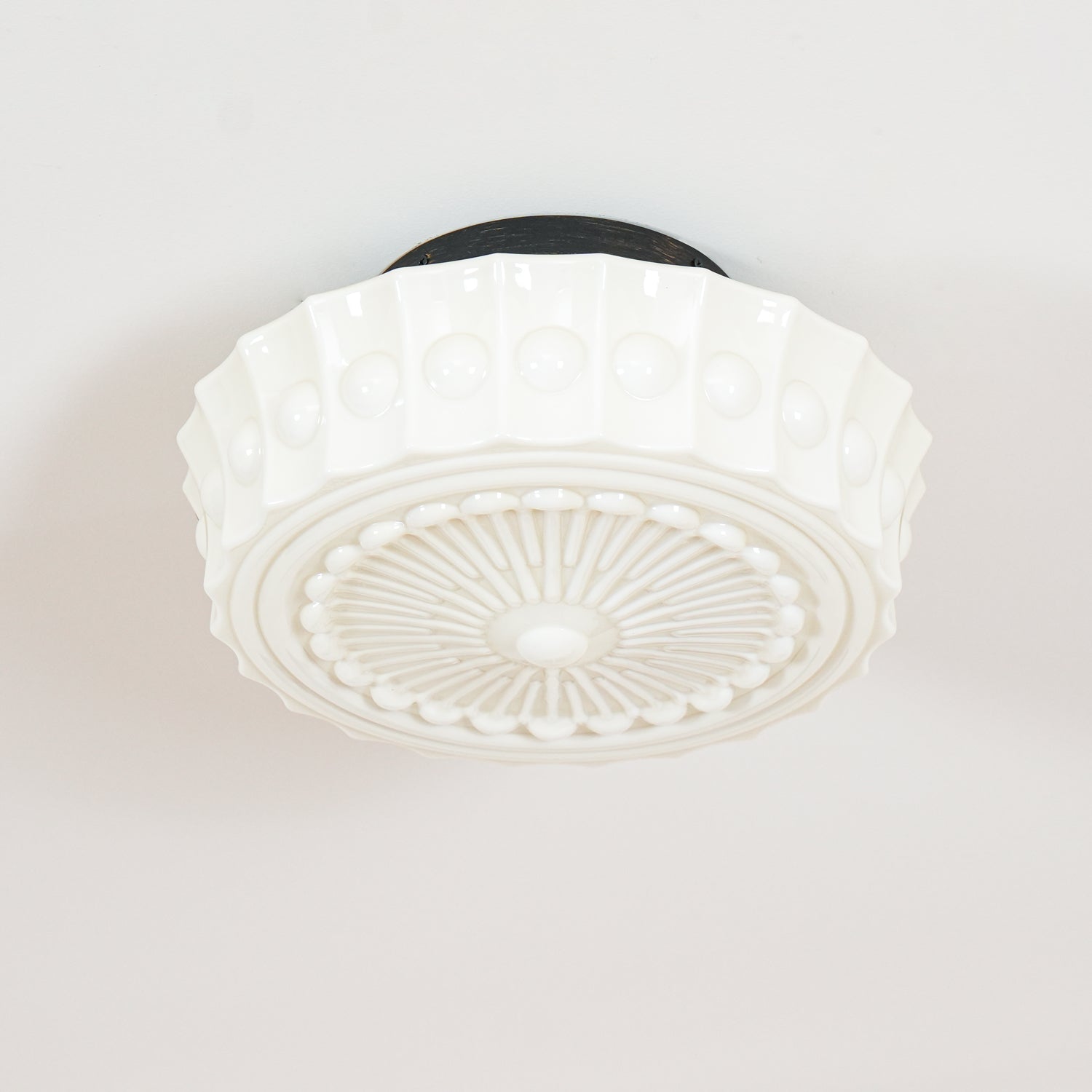 Lampa Sufitowa Retro z Ozdobnym Kloszem Szklanym