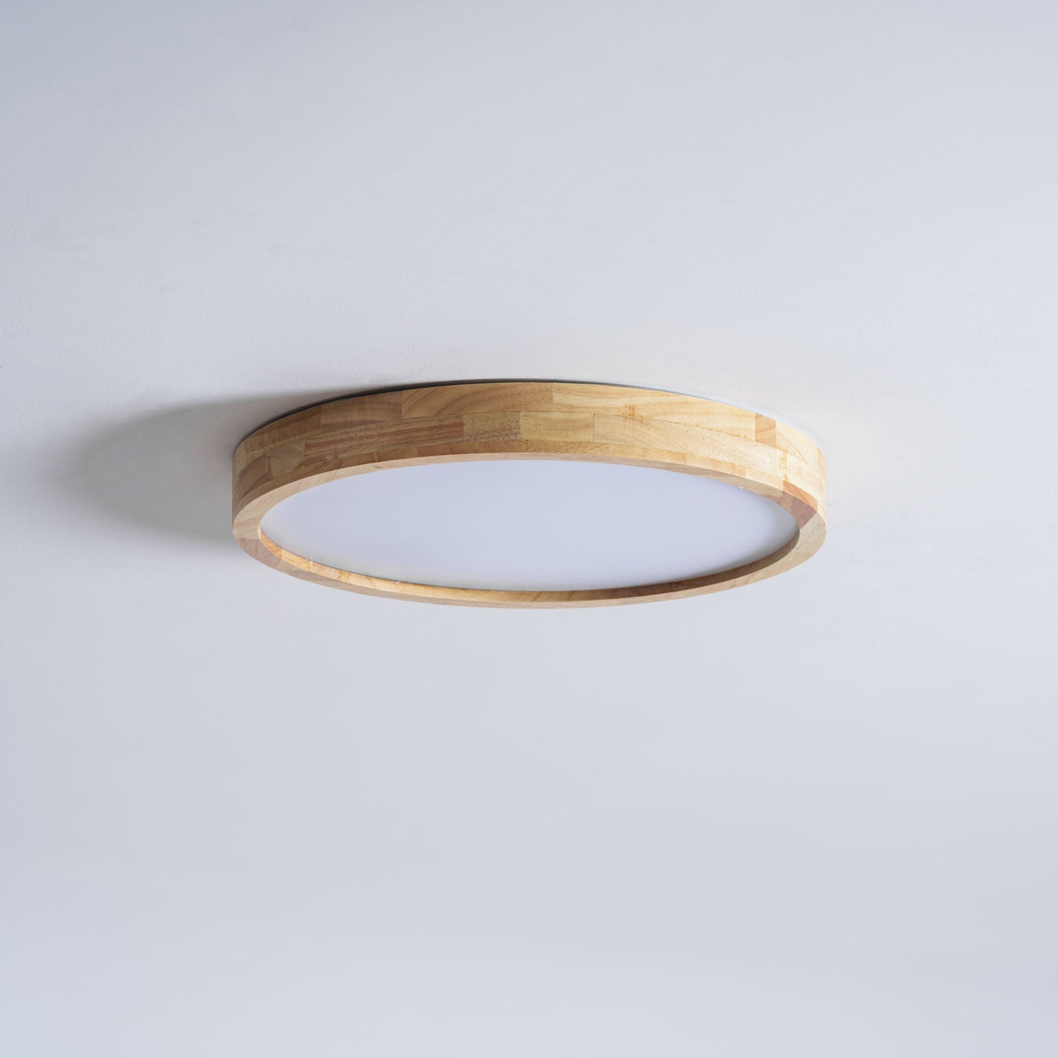 Lampa Sufitowa Skandynawska z Drewnianą Oprawą i Akrylowym Kloszem