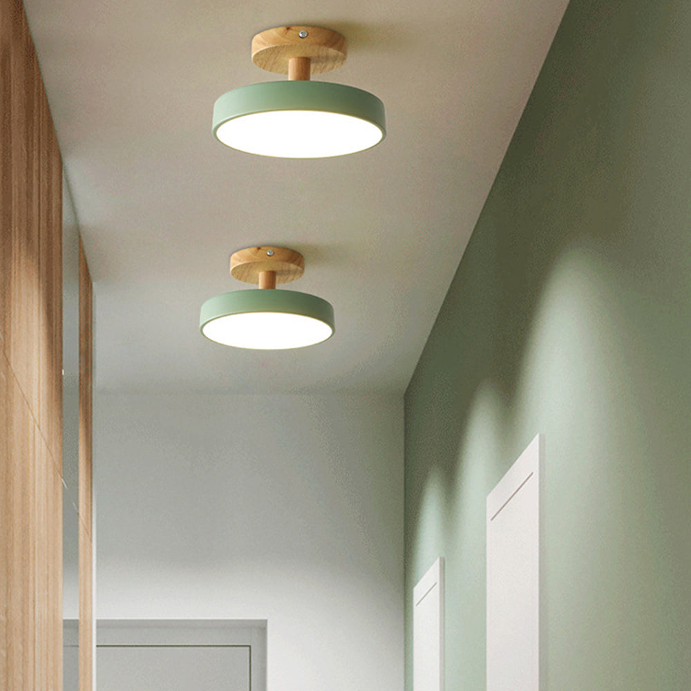 Lampa Sufitowa Skandynawska z Drewnianą Podstawą i Okrągłym Kloszem