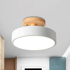 Lampa Sufitowa Skandynawska z Drewnianym Detalem i Okrągłym Kloszem