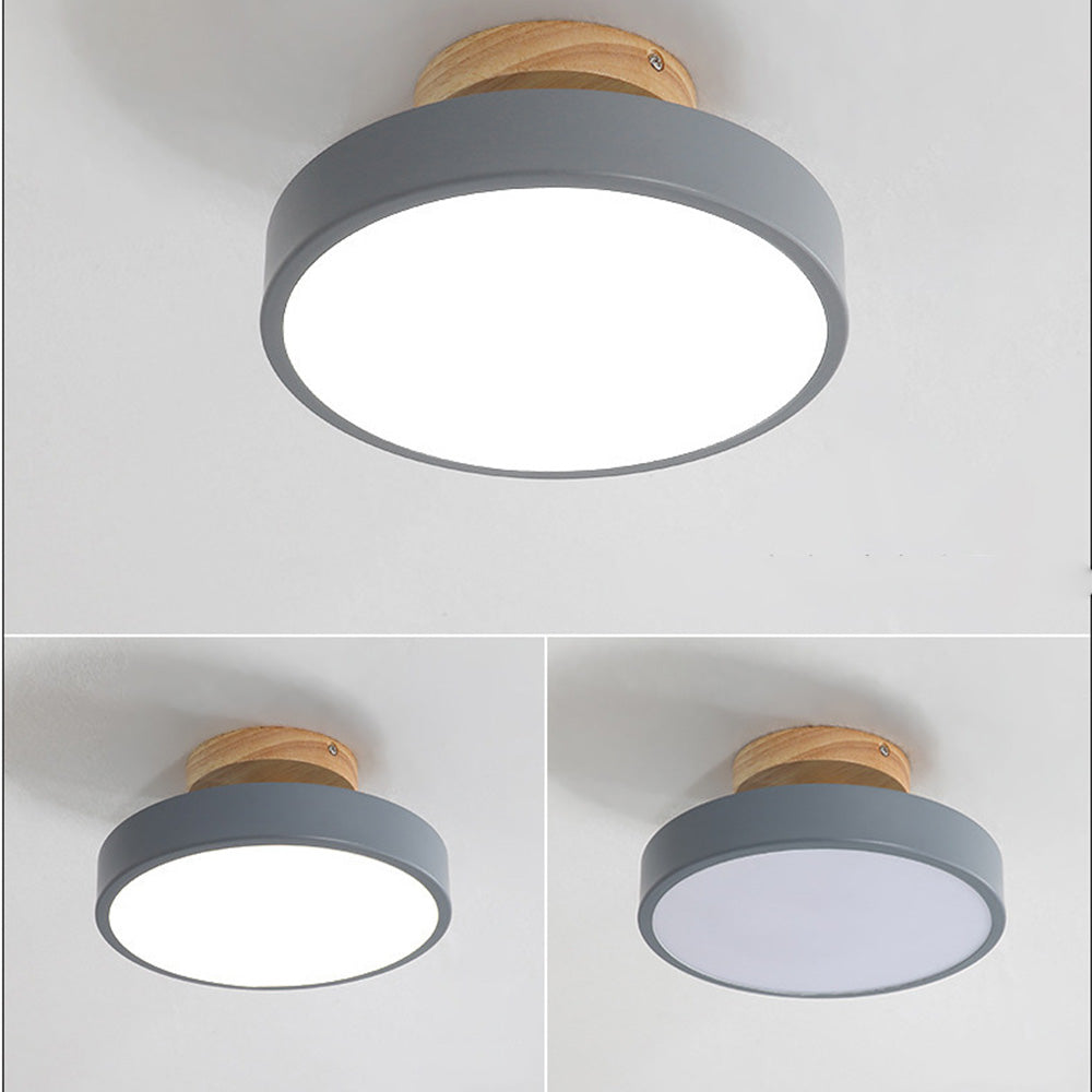 Lampa Sufitowa Skandynawska z Drewnianym Detalem i Okrągłym Kloszem