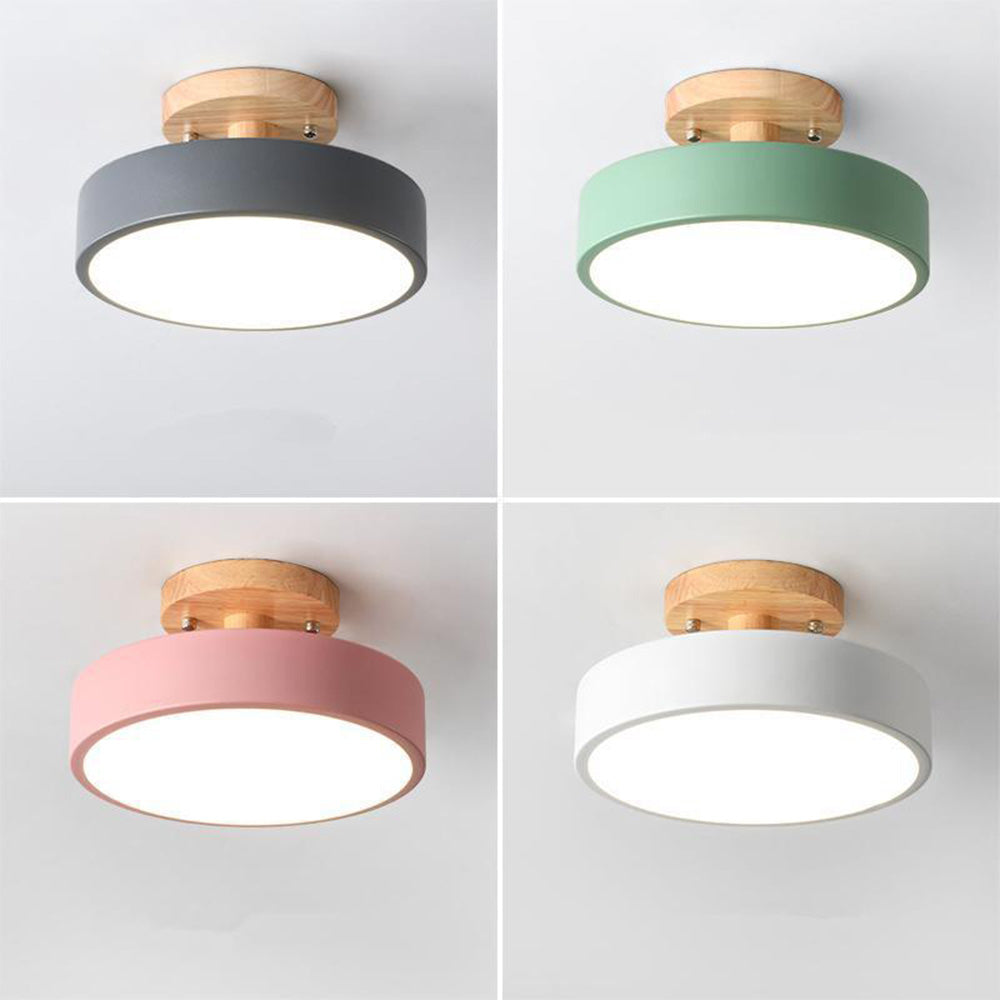 Lampa Sufitowa Skandynawska z Drewnianym Detalem i Okrągłym Kloszem ##POS:22##