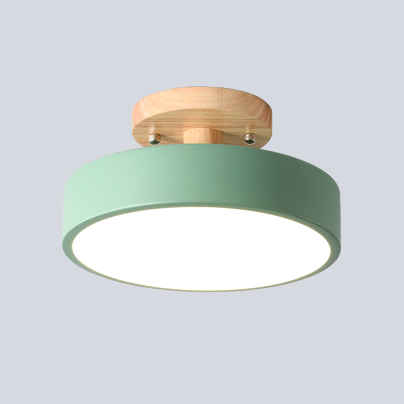 Lampa Sufitowa Skandynawska z Drewnianym Detalem i Trójkolorowym Światłem