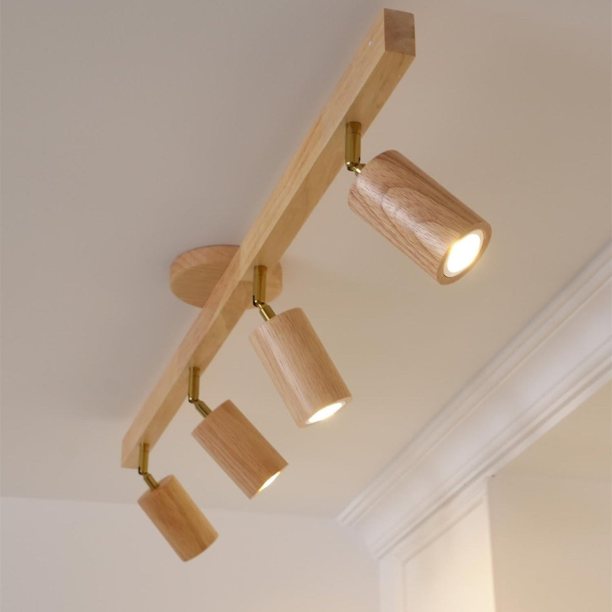 Lampa Sufitowa Skandynawska z Obrotowymi Spotami na Listwie