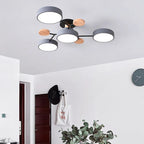 Lampa Sufitowa Skandynawska z Okrągłymi Kloszami i Drewnianymi Detalami