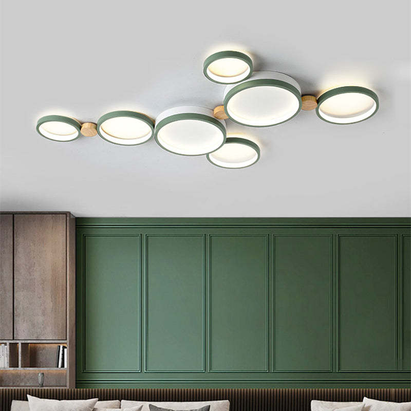Lampa Sufitowa Skandynawska z Okrągłymi Kloszami i Drewnianymi Łącznikami