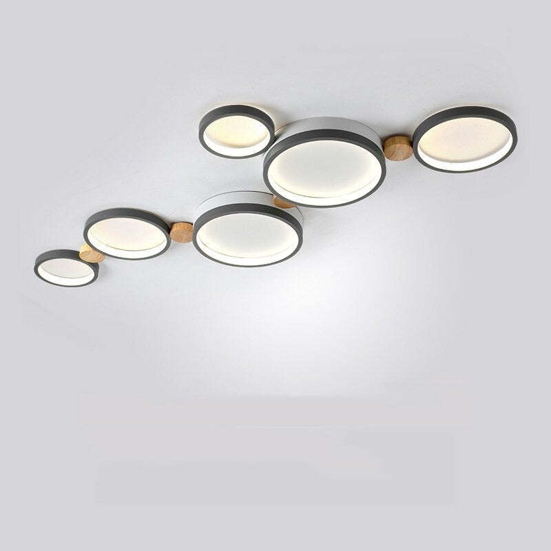 Lampa Sufitowa Skandynawska z Okrągłymi Kloszami i Drewnianymi Łącznikami