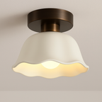 Lampa Sufitowa Vintage z Falowanym Kloszem i Oprawką E27