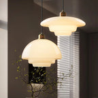 Lampa Wisząca Art Deco ze Szklanym Kloszem i Mosiężnym Wykończeniem