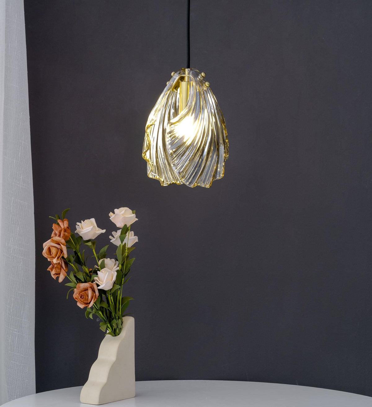 Lampa Wisząca Art Deco ze Szklanym Kloszem w Kształcie Muszli
