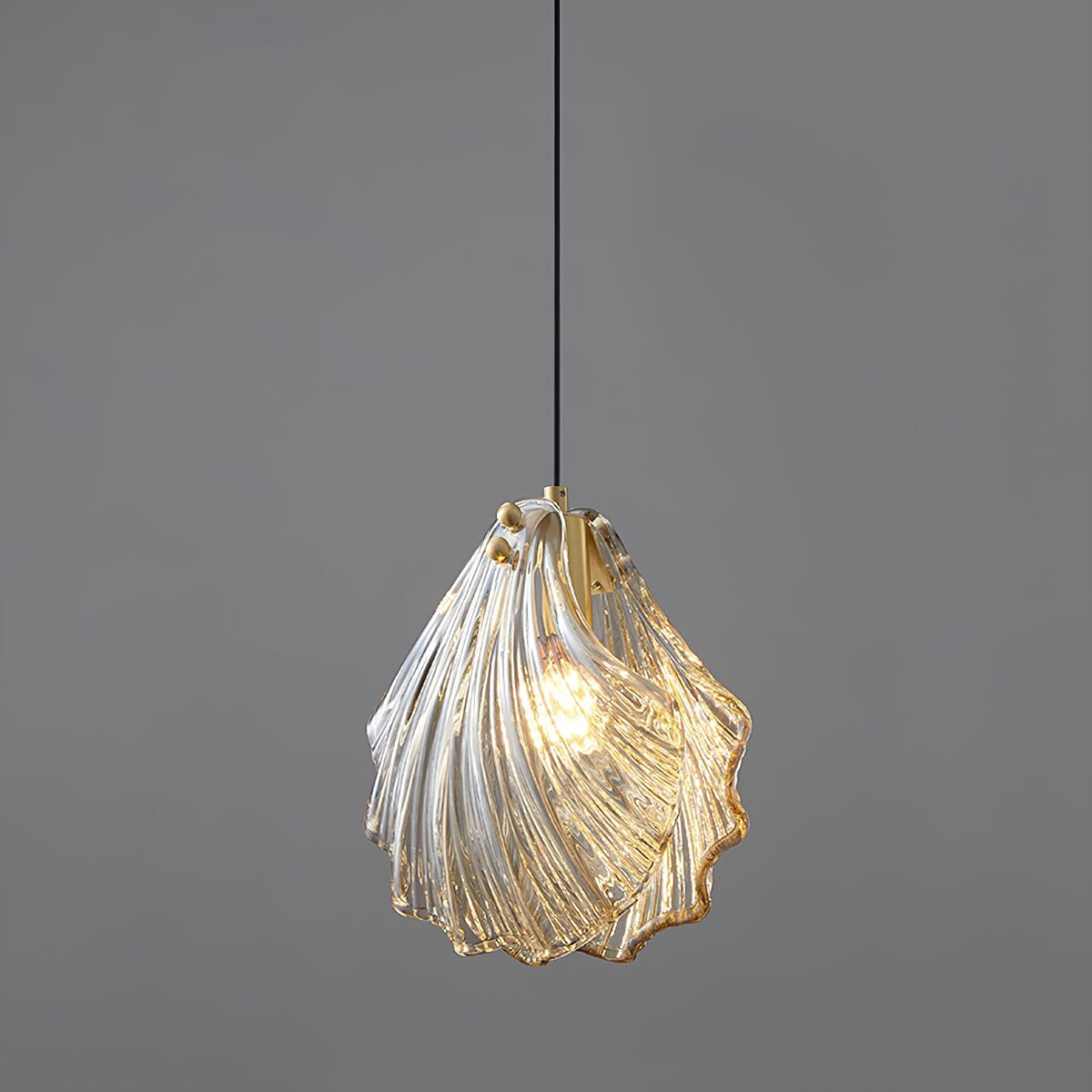 Lampa Wisząca Art Deco ze Szklanym Kloszem w Kształcie Muszli