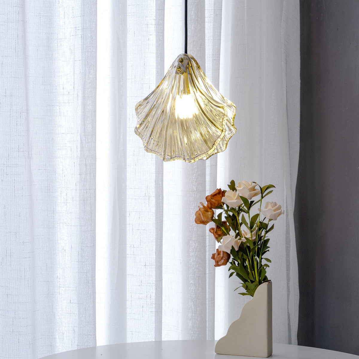 Lampa Wisząca Art Deco ze Szklanym Kloszem w Kształcie Muszli