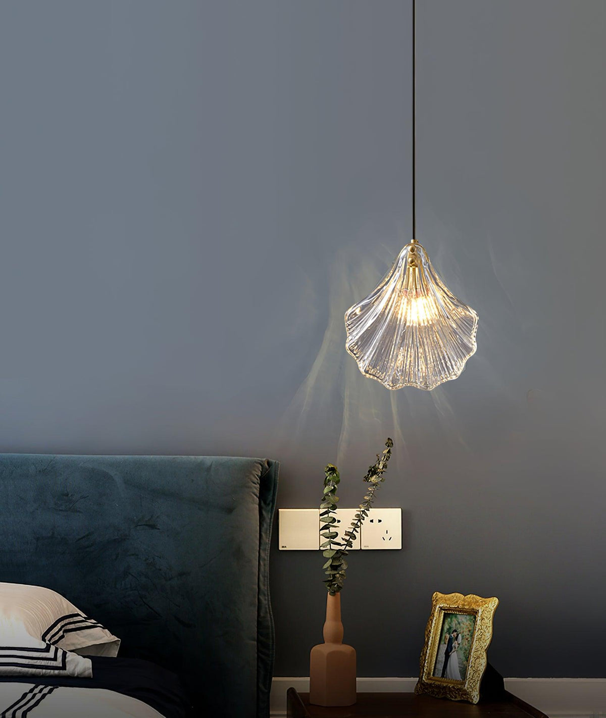 Lampa Wisząca Art Deco ze Szklanym Kloszem w Kształcie Muszli