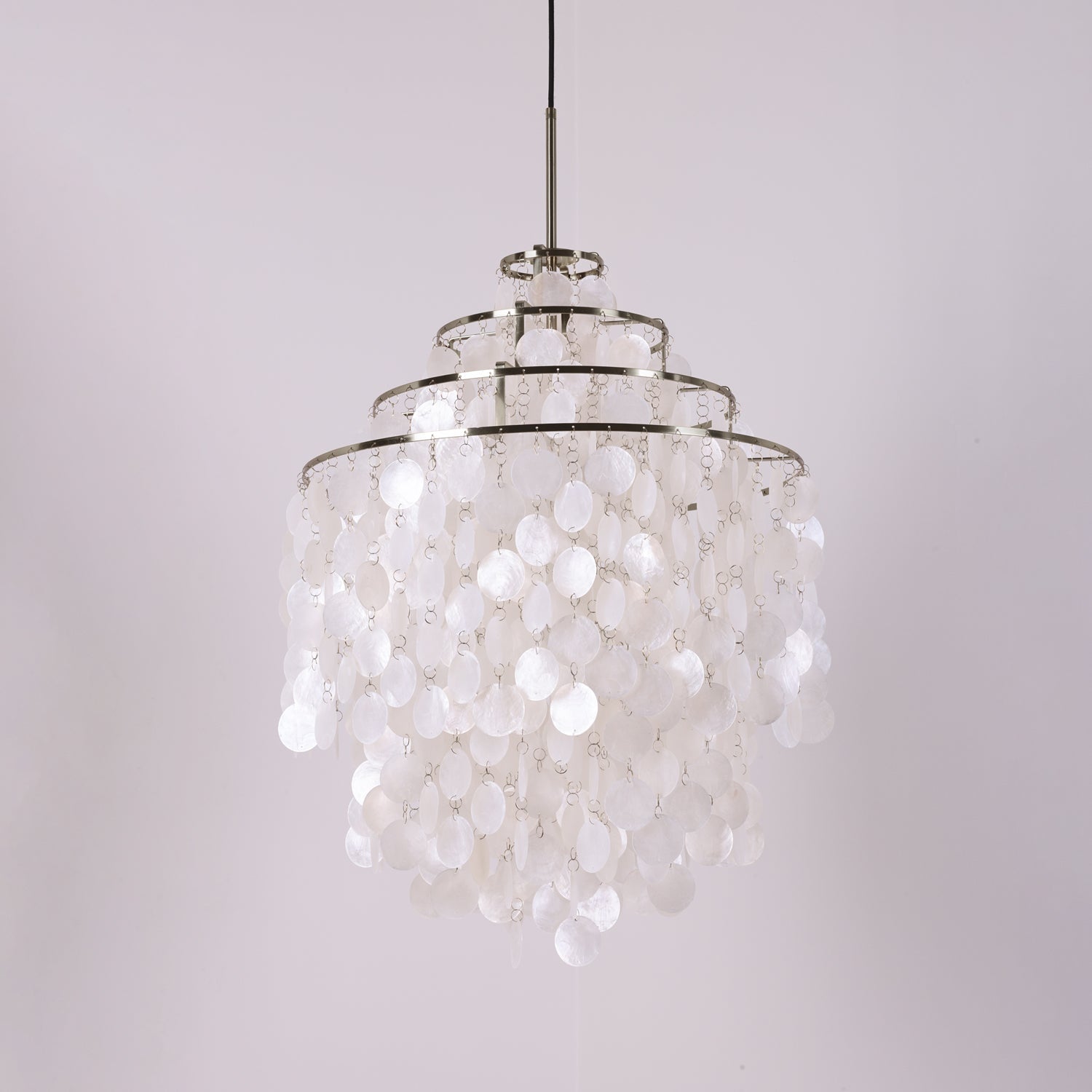 Lampa Wisząca Boho z Dyskami z Muszli na Metalowej Ramie