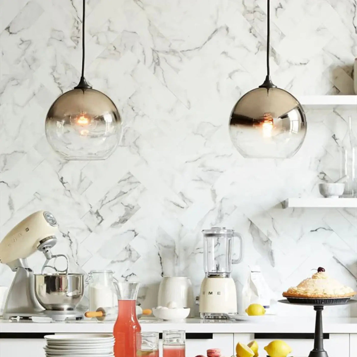 Lampa Wisząca Glamour ze Szklanym Kloszem Kulistym