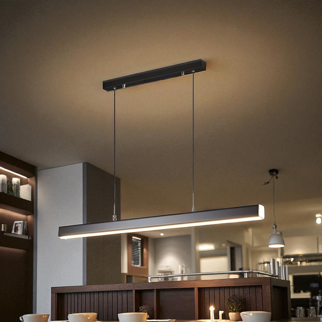 Lampa Wisząca Industrialna z Liniowym Kloszem i Zintegrowanym LED