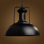 Lampa Wisząca Industrialna z Metalowym Kloszem w Kształcie Kopuły