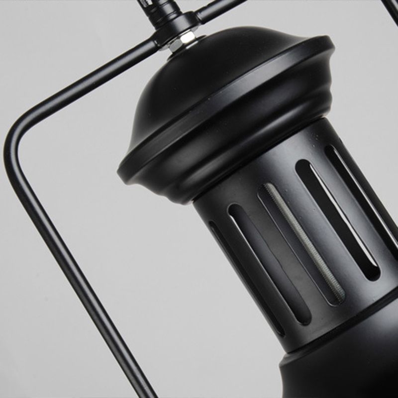 Lampa Wisząca Industrialna z Metalowym Kloszem w Kształcie Kopuły