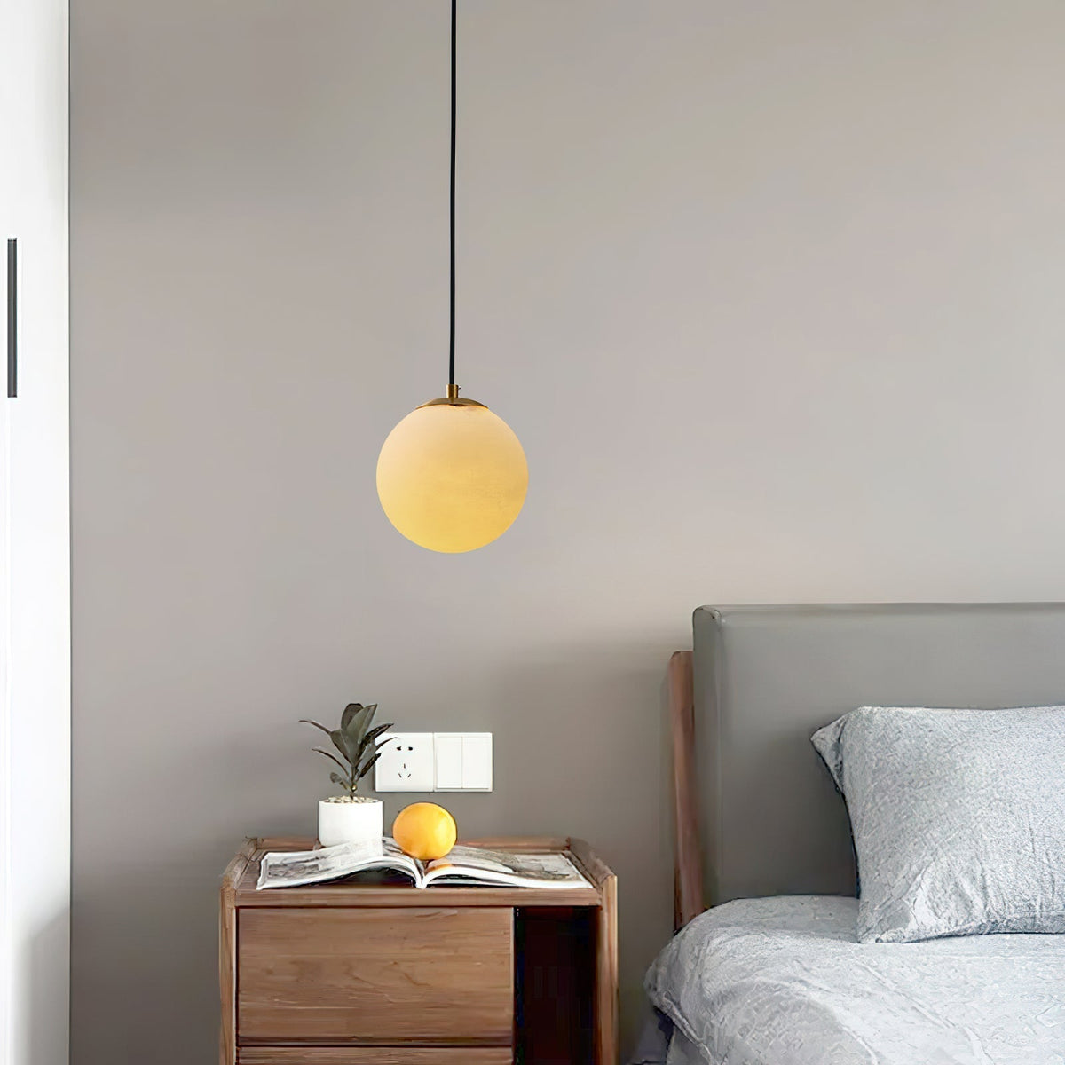 Lampa Wisząca Minimalistyczna z Kloszem w Kształcie Kuli z Alabastru