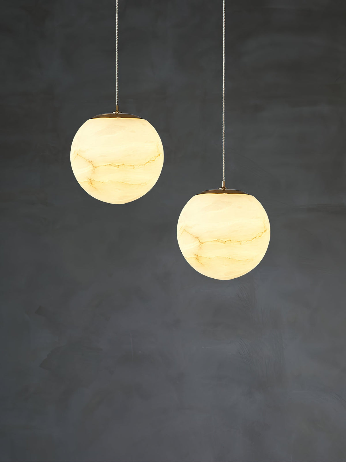 Lampa Wisząca Minimalistyczna z Kloszem w Kształcie Kuli z Alabastru