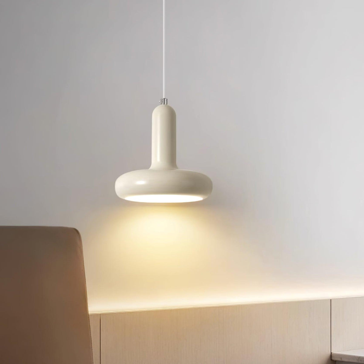 Lampa Wisząca Minimalistyczna z Okrągłą Kapsułową Kloszem