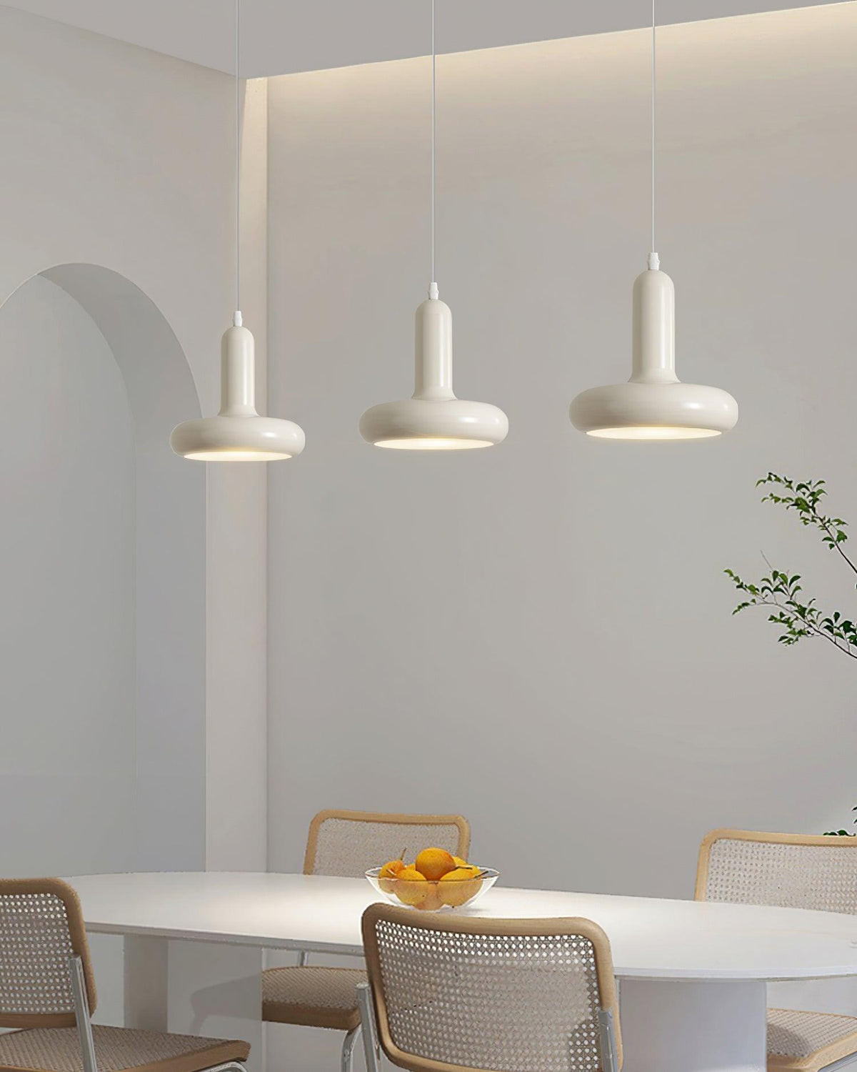 Lampa Wisząca Minimalistyczna z Okrągłą Kapsułową Kloszem