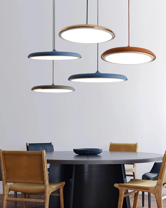 Lampa Wisząca Minimalistyczna z Okrągłym Kloszem i Wbudowanym Źródłem Światła