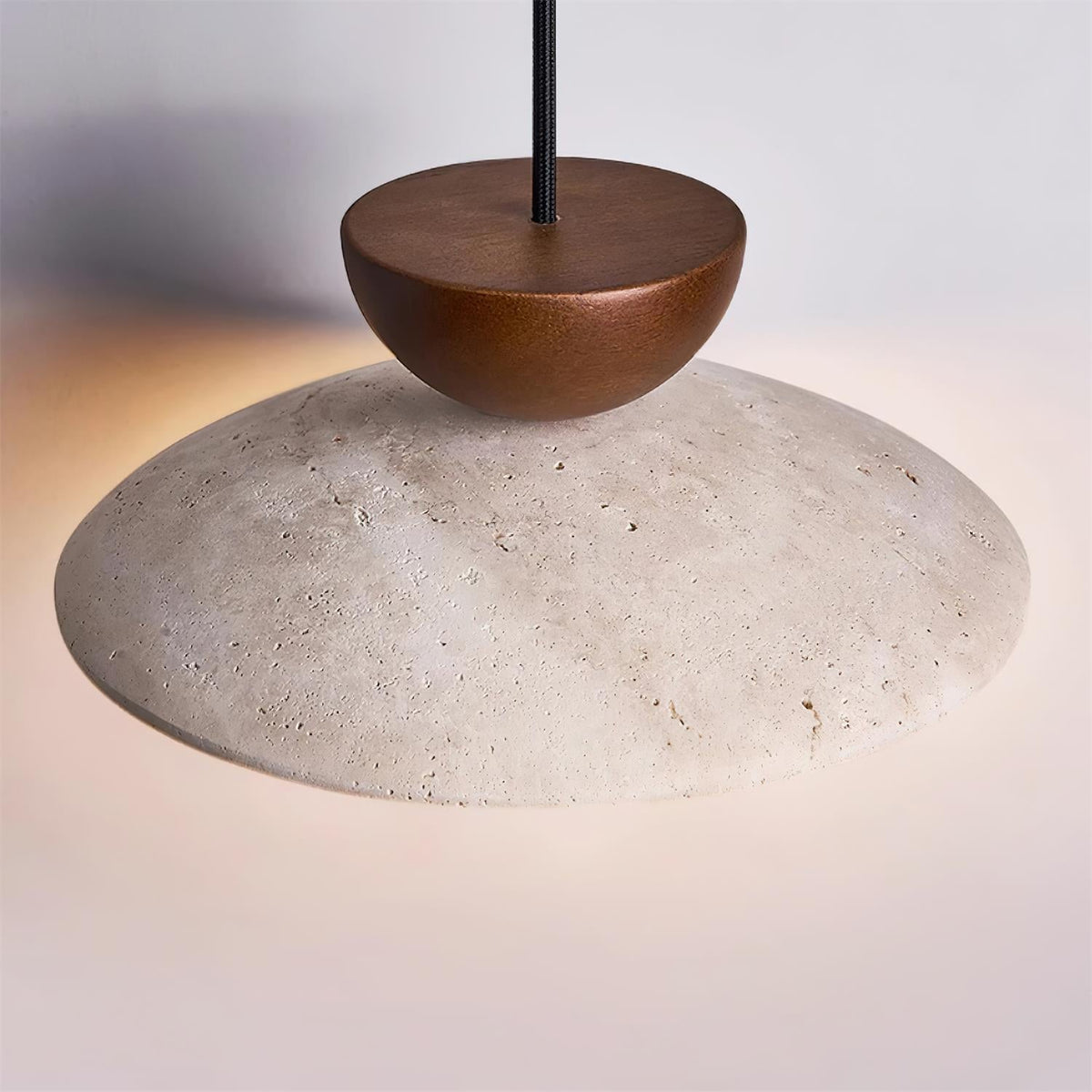 Lampa Wisząca Minimalistyczna z Trawertynem i Szklanym Kloszem