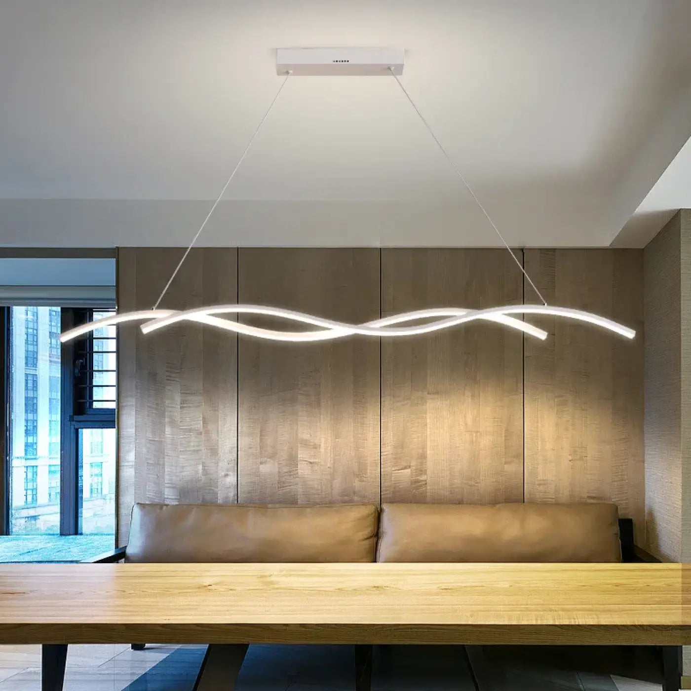 Lampa Wisząca Minimalistyczna z Zintegrowanym Oświetleniem w Kształcie Fali