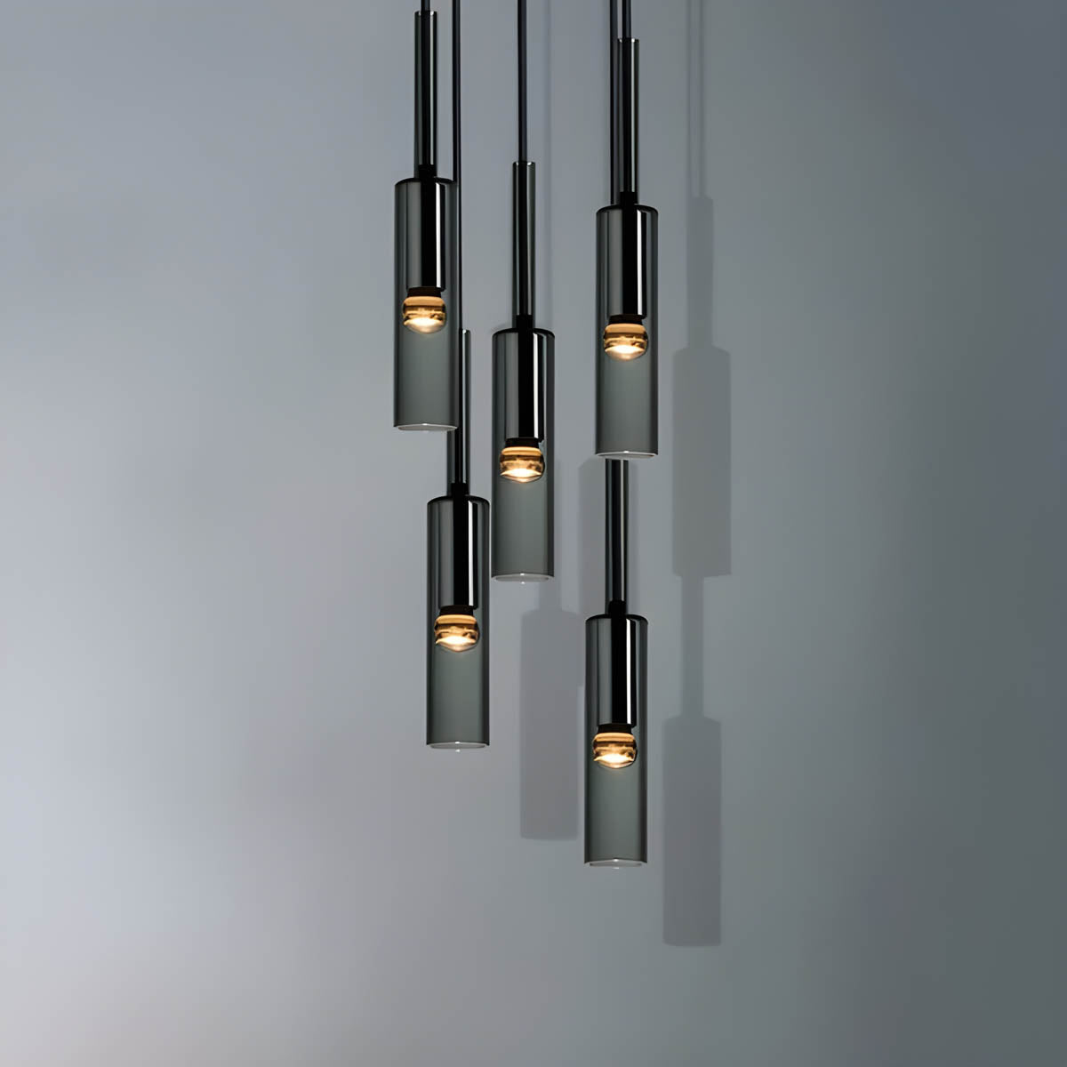 Lampa Wisząca Minimalistyczna ze Szklanym Kloszem Cylindrycznym