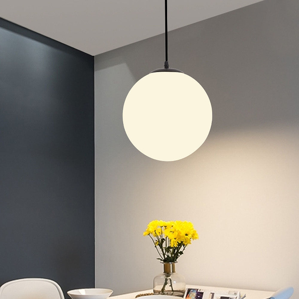 Lampa Wisząca Minimalistyczna ze Szklanym Kloszem Kulistym