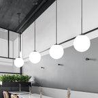 Lampa Wisząca Minimalistyczna ze Szklanym Kloszem Kulistym