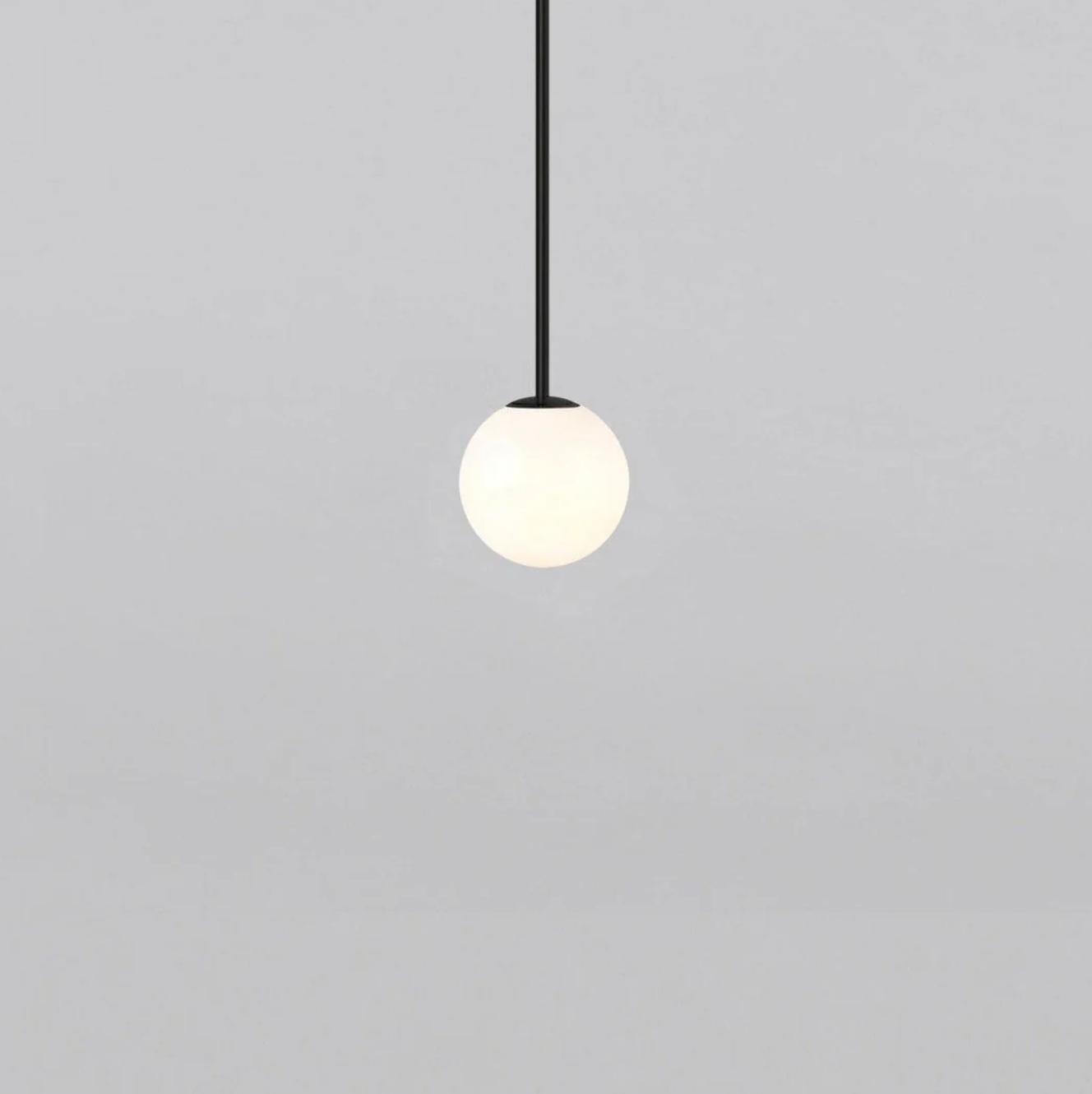 Lampa Wisząca Minimalistyczna ze Szklanym Kloszem w Kształcie Kuli ##POS:10##