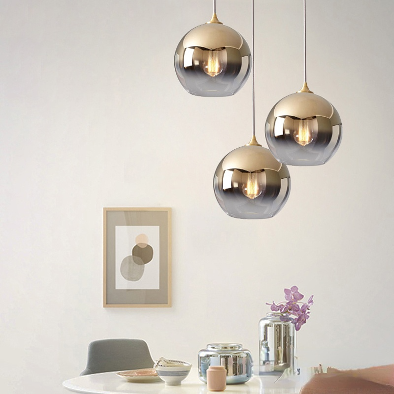Lampa Wisząca Modern ze Szklaną Kulą i Gradientowym Kloszem