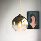 Lampa Wisząca Modern ze Szklaną Kulą i Gradientowym Kloszem