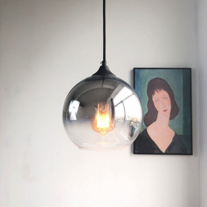 Lampa Wisząca Modern ze Szklaną Kulą i Gradientowym Kloszem