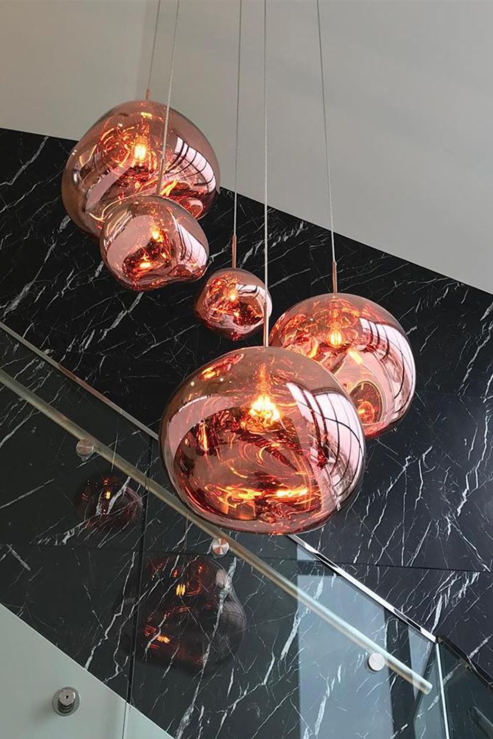 Lampa Wisząca Modern ze Szklanym Kloszem w Kształcie Lawy