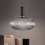 Lampa Wisząca Modernistyczna z Żebrowanym Kloszem Szklanym