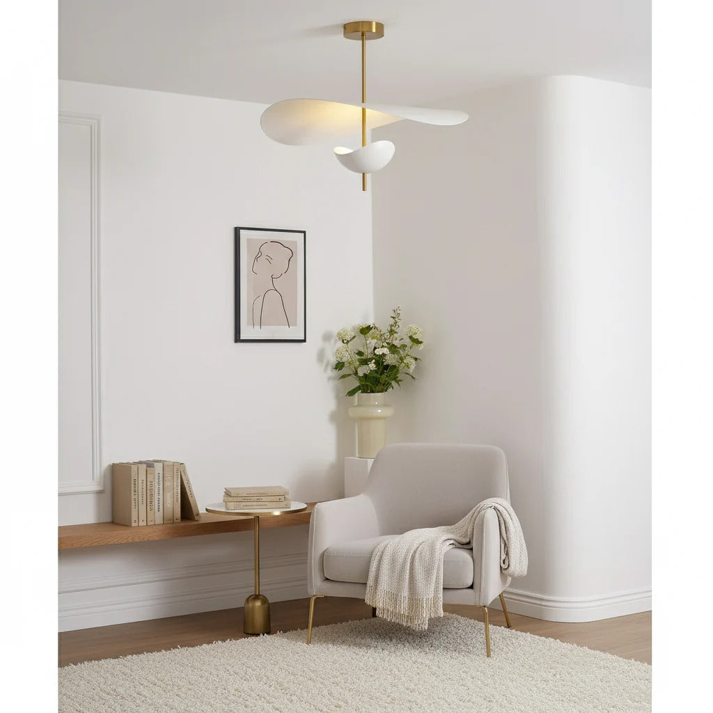 Lampa Wisząca Nowoczesna z Falującymi Kloszami na Złotym Drążku