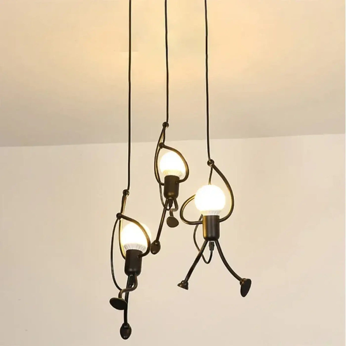 Lampa Wisząca Nowoczesna z Figurką Człowieka ze Stali