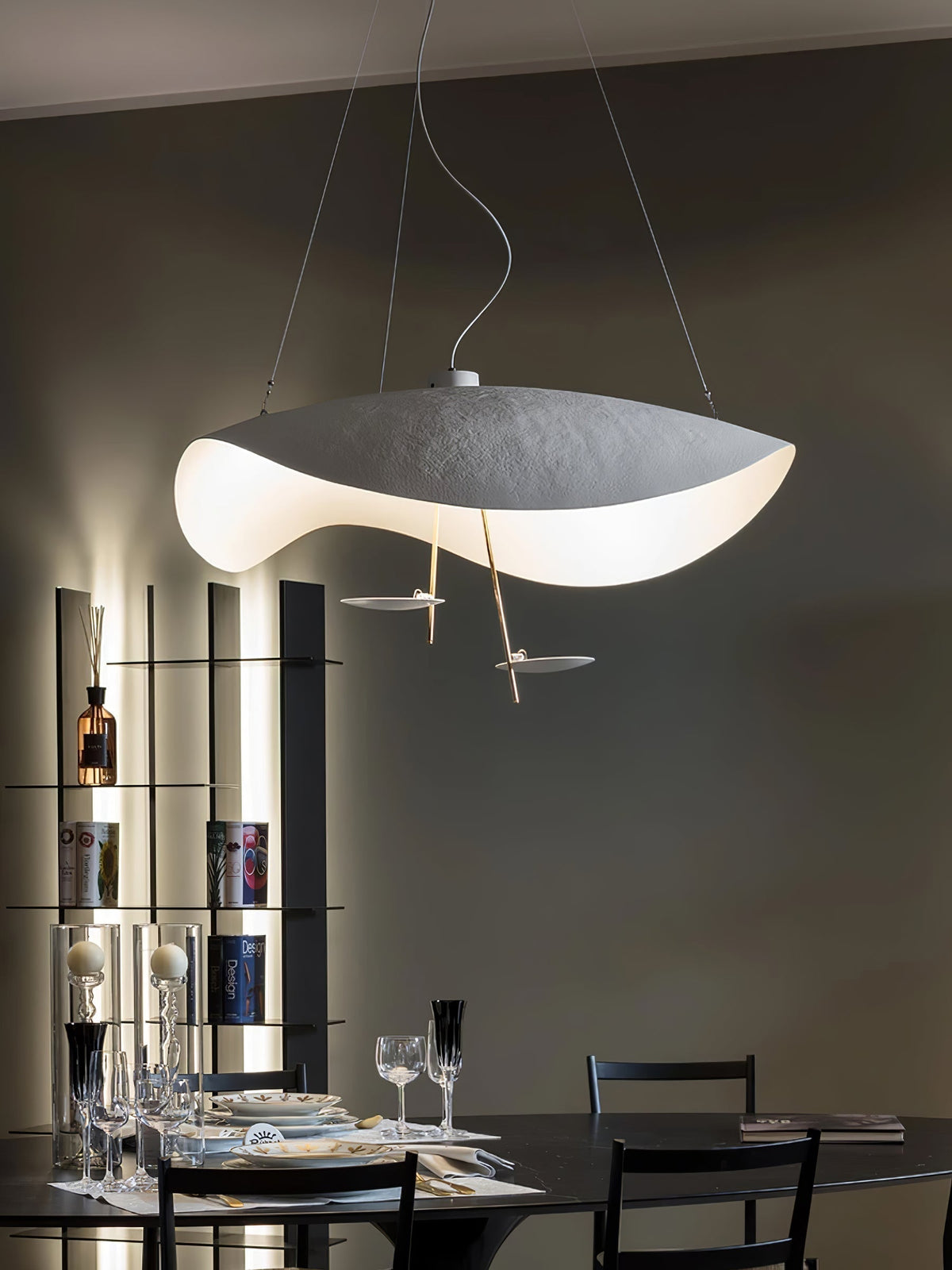 Lampa Wisząca Nowoczesna z Wygiętym Kloszem na Sufit