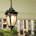 Lampa Wisząca Ogrodowa Retro z Ozdobną Metalową Oprawą i Szklanym Kloszem