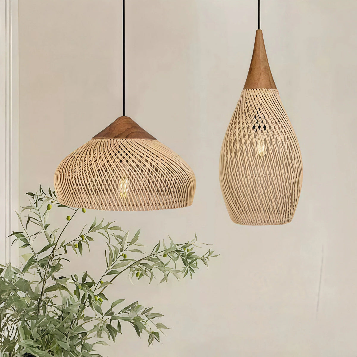 Lampa Wisząca Rattanowa Boho ze Drewnianym Detalem