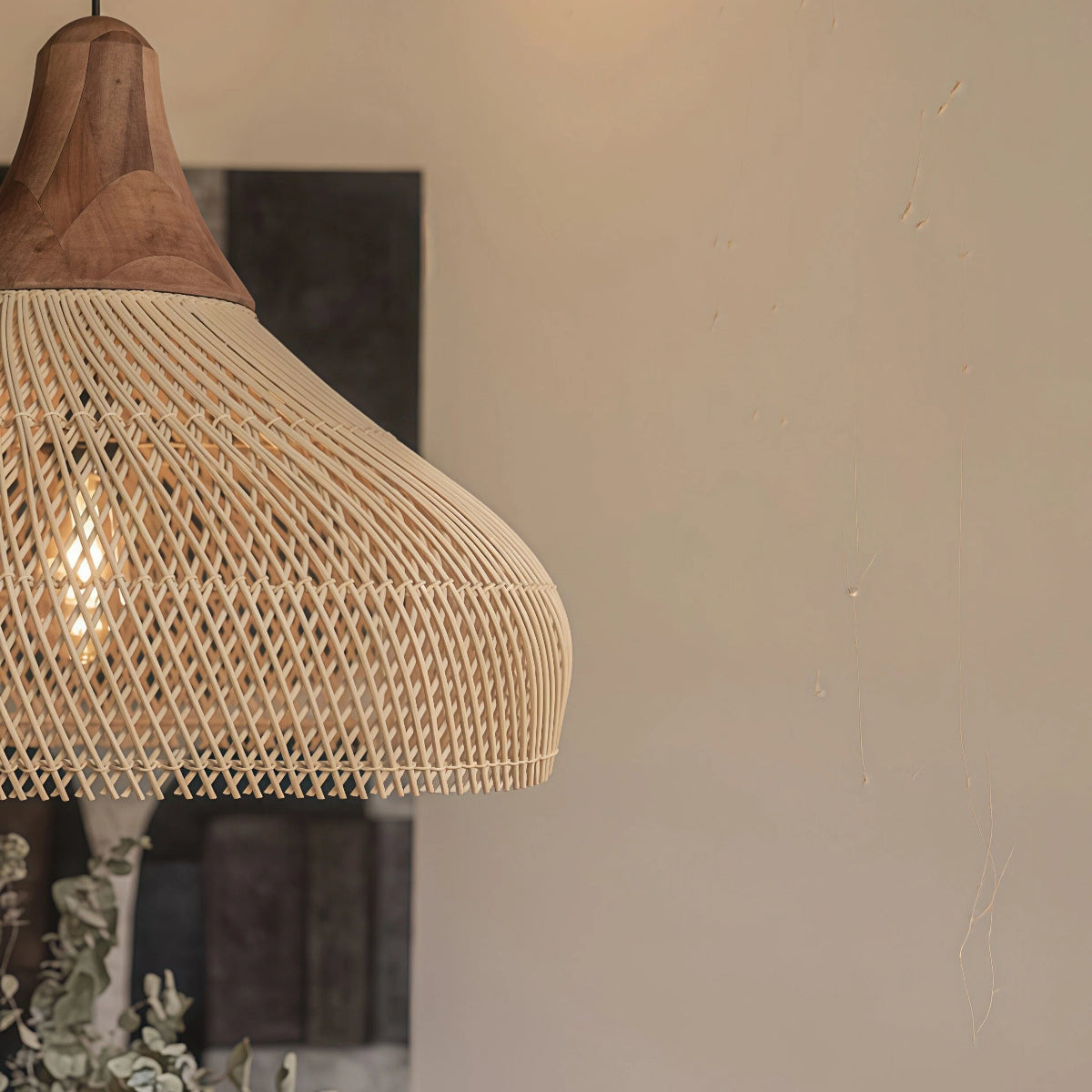 Lampa Wisząca Rattanowa Boho ze Drewnianym Detalem