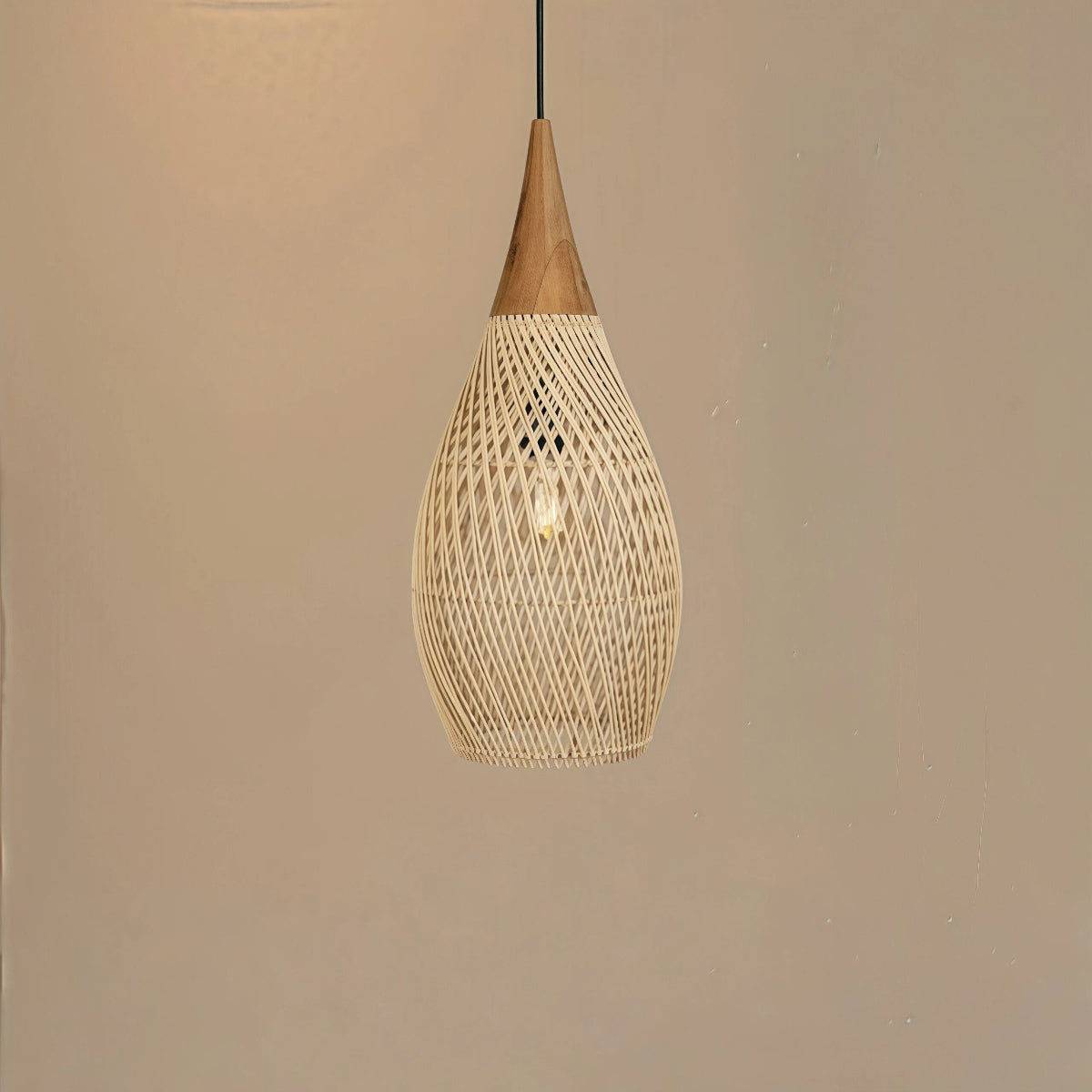 Lampa Wisząca Rattanowa Boho ze Drewnianym Detalem