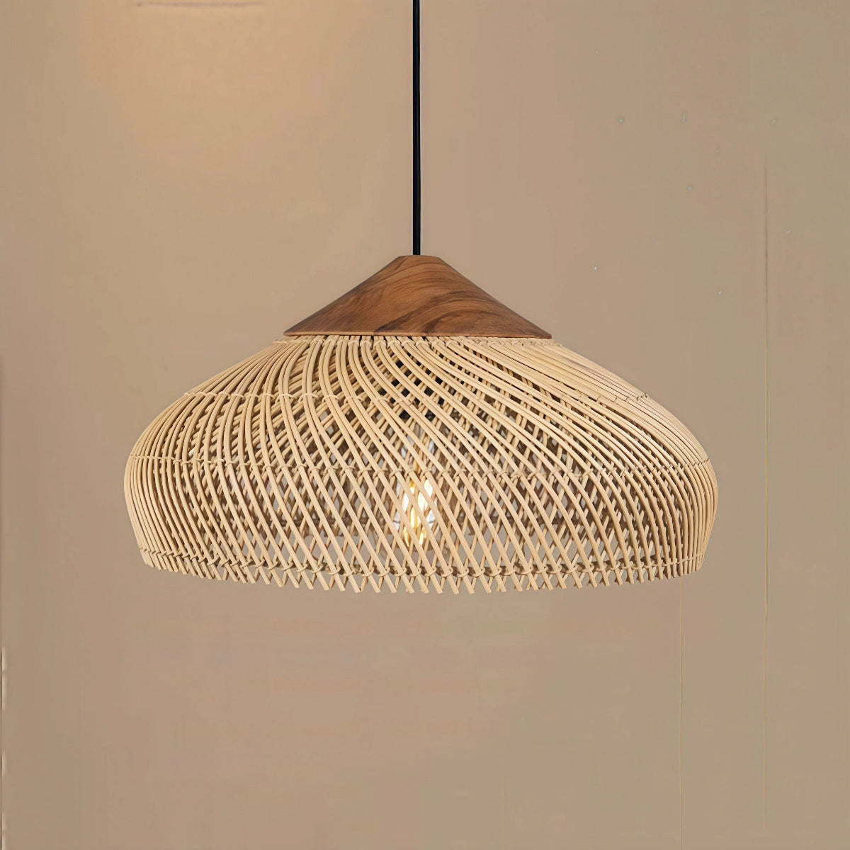Lampa Wisząca Rattanowa Boho ze Drewnianym Detalem